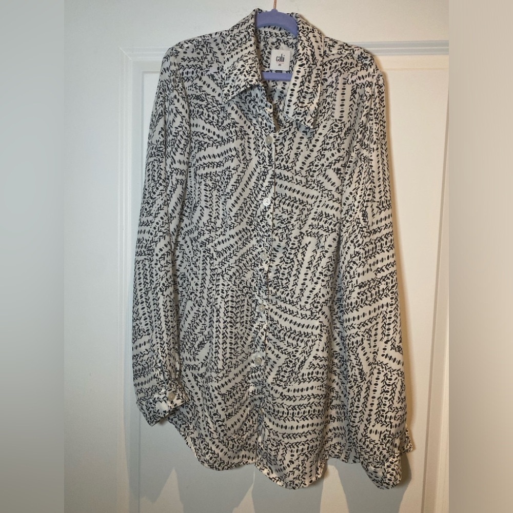 Cabi Split Back Button Down Printed Blouse - image 1